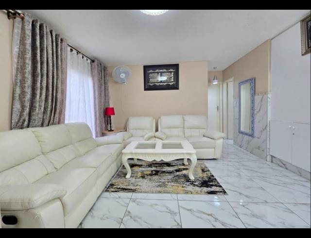 2 BEDROOM TOWNHOUSE FOR SALE IN RIDGEWAY